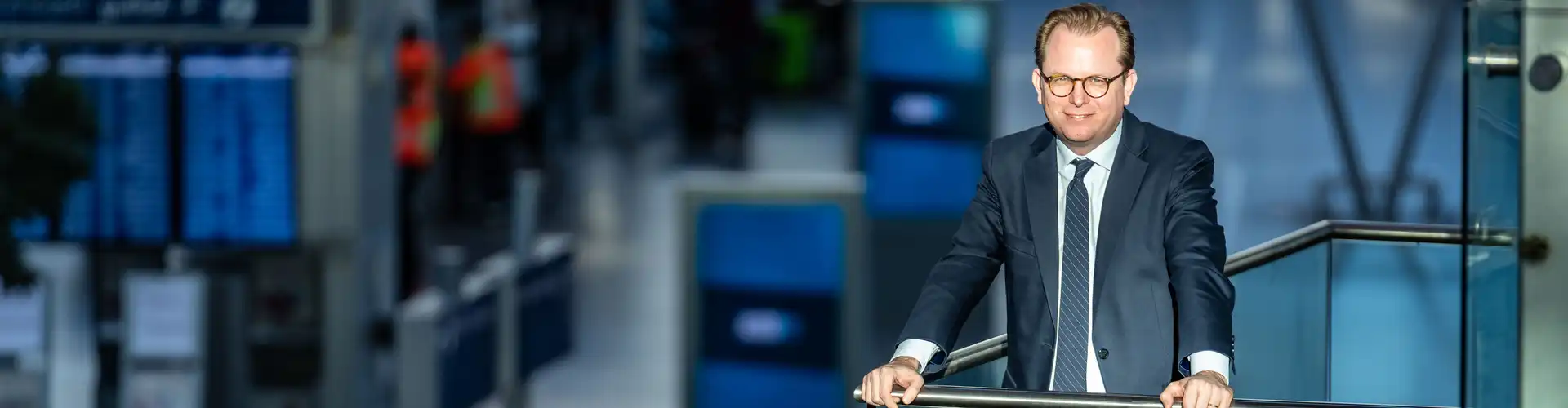 Rechtsanwalt Sven von Below am Flughafen